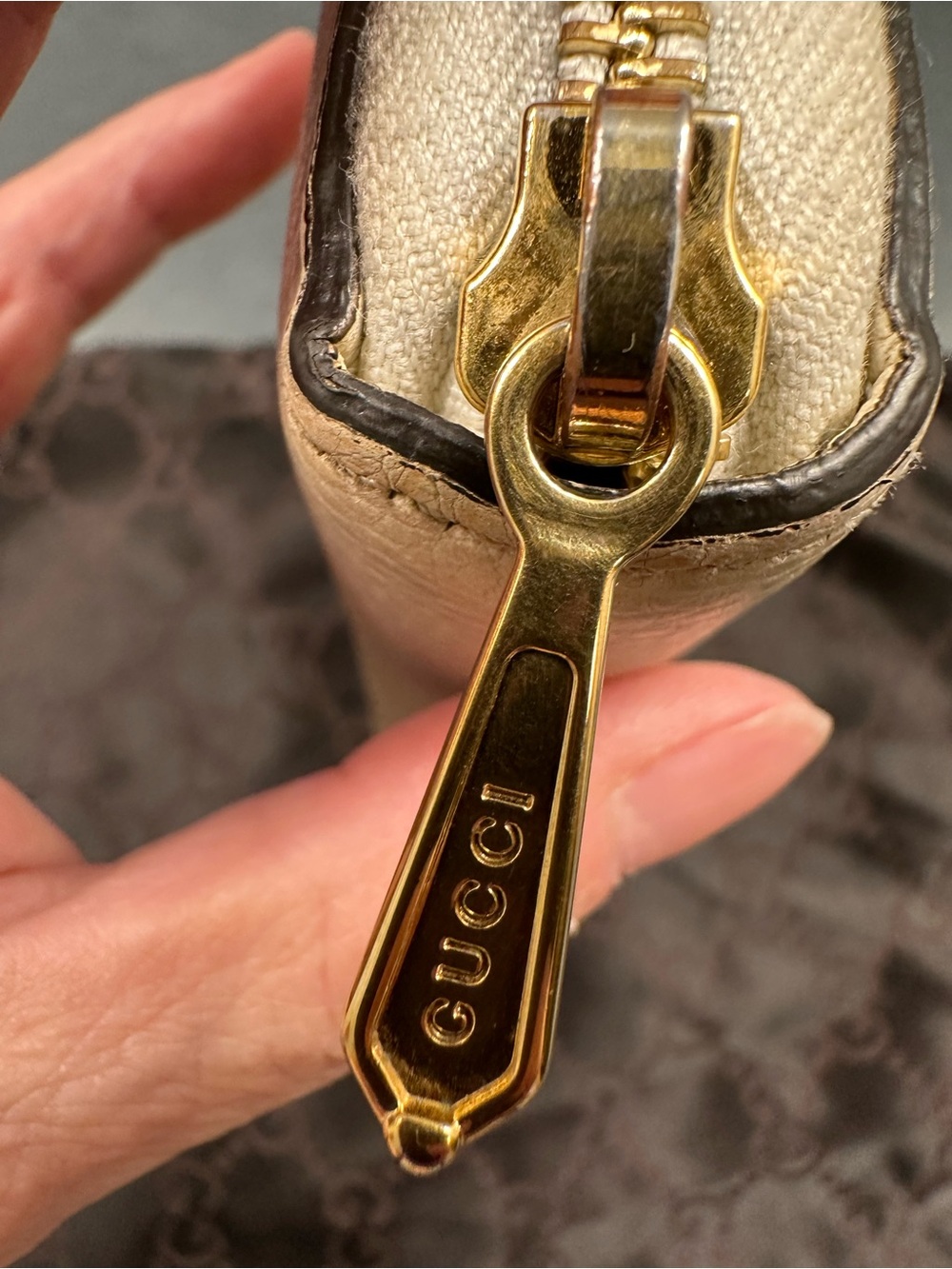 Gucci Zumi Zip Around Wallet-COA included - Picture 4 of 15